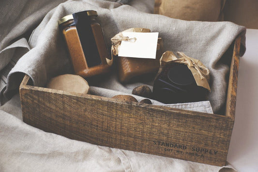 How to Choose the Perfect Men's Gift Box for That Special Guy