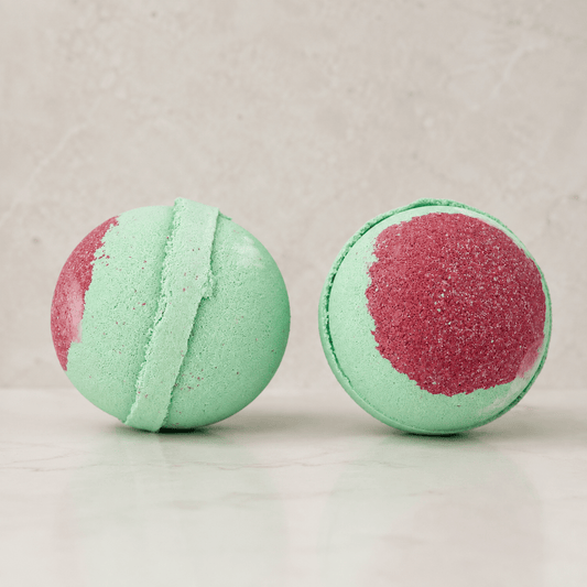 Holly Berry & Mistletoe Bath Bomb - Three Bears Emporium
